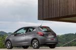 Peugeot 208 3-Door 2015 года